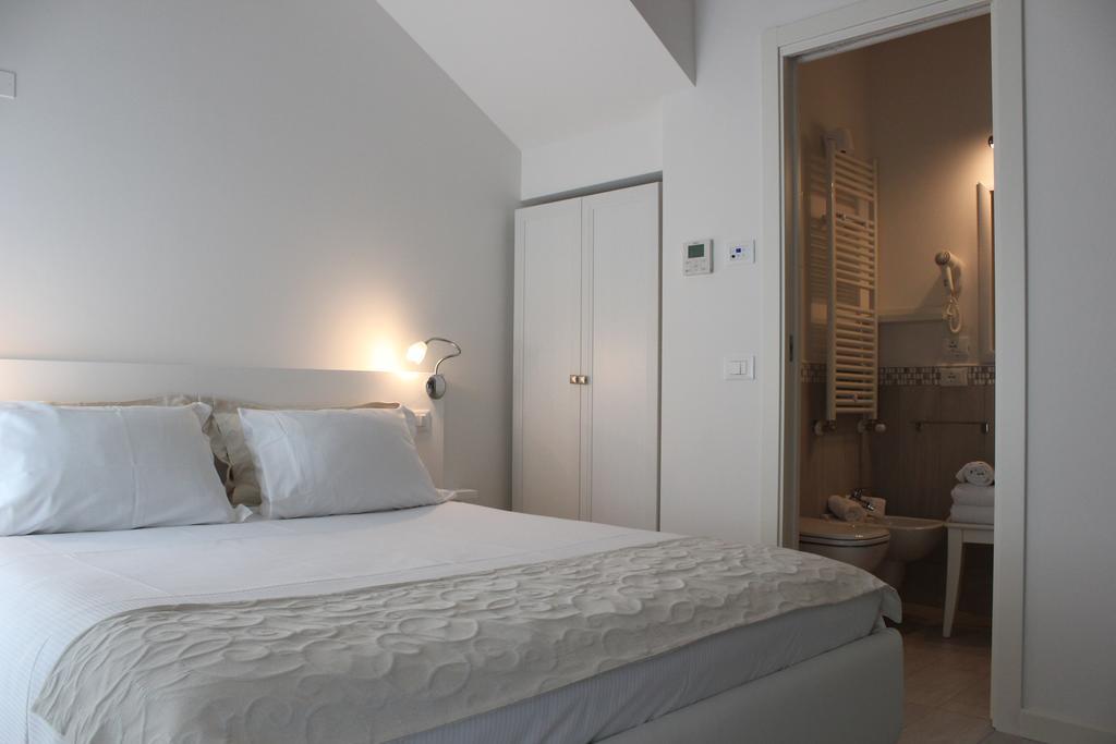 Hotel Punto 41 Peschiera del Garda Esterno foto